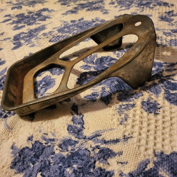 Vtg 1950's Stamped Steel Clothing Iron Trivet/Stand (No Markings) - Picture 2 of 3